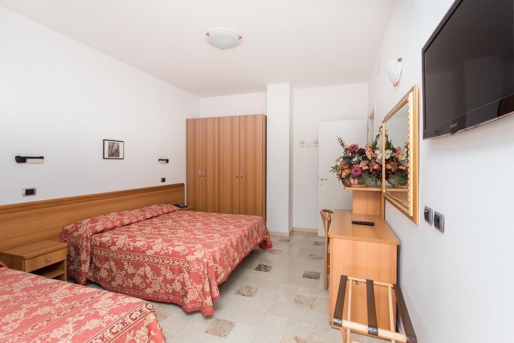 Hotel Residence Des Bains 切塞纳蒂科 外观 照片
